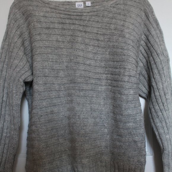 NWOT GAP Grey Mid-Length Sweater - Picture 5 of 6